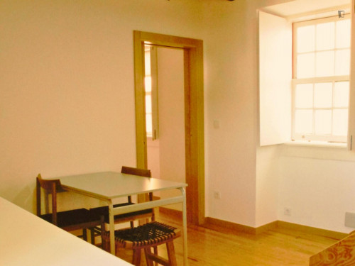 2-bedroom flat - 5 min. walk to University