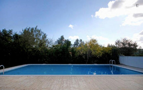 Casa B - Quarto Duplo em condomínio privado com piscina exterior