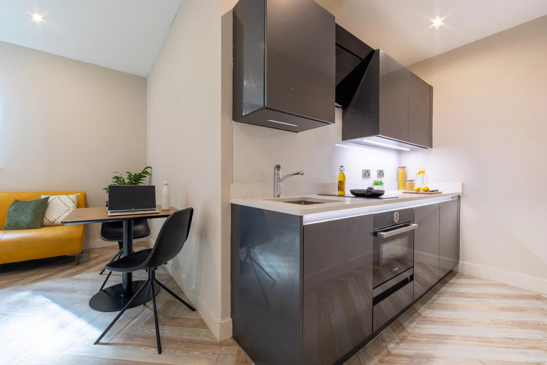 Silver One Bed Flat - 26