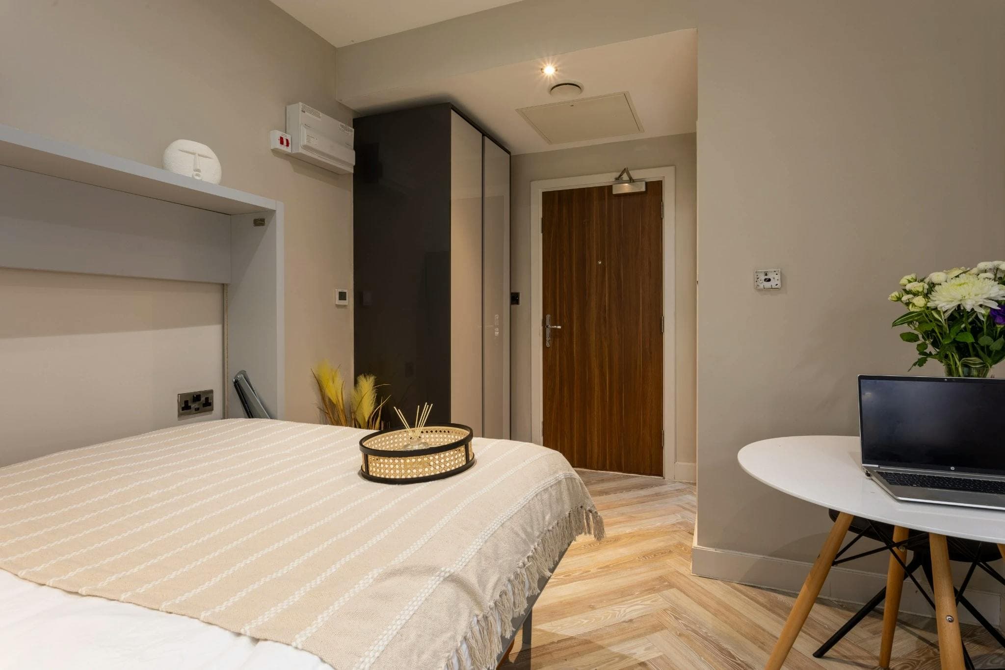  Silver Studio  -  121 Princess Street  - Gallery -  5