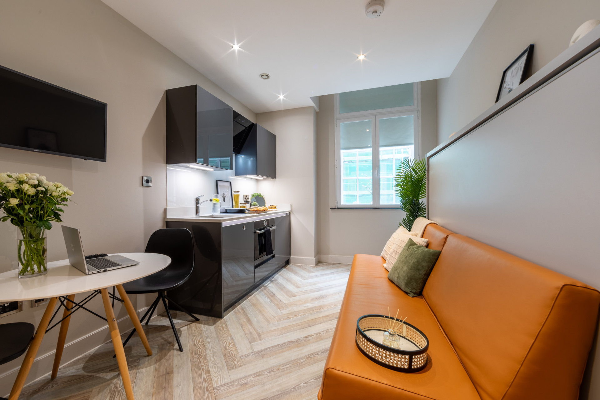  Silver Studio  -  121 برنسيز ستريت  - Gallery -  10