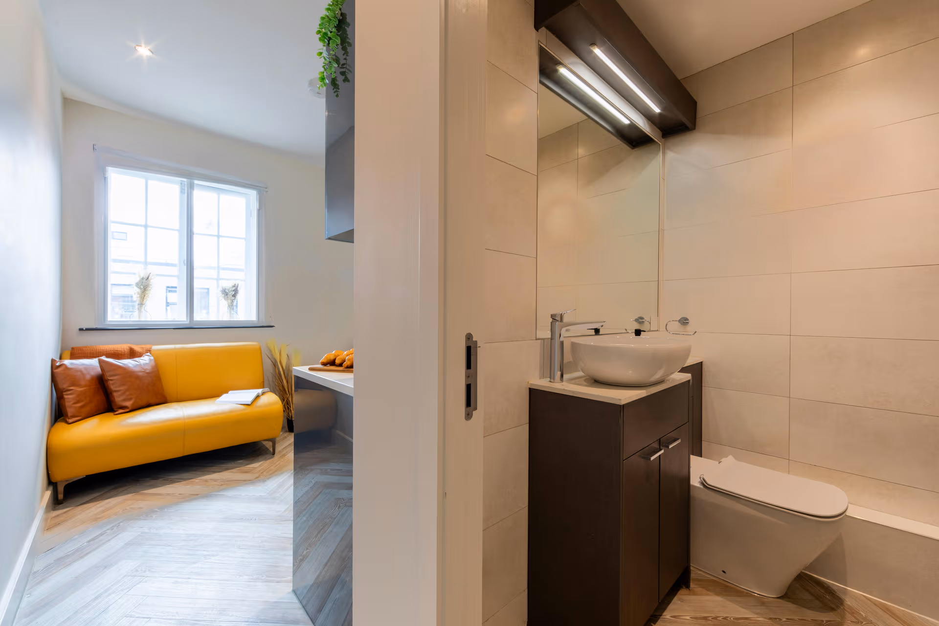 Gold Plus Studio - 121 Princess Street - Gallery - 1