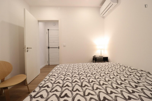 Entire 2-bedroom apartment in Lisbon - No Sharing - Gallery - 11