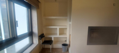 Single bedroom with nice view, in 5-bedroom apartment - Gallery - 10