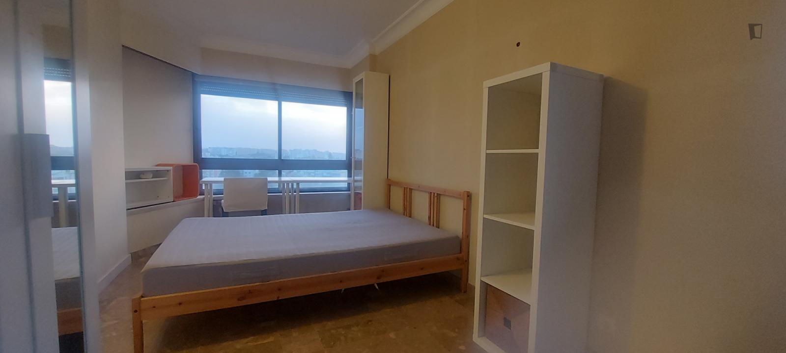 Single Bedroom With Nice View, In 5-Bedroom Apartment - 1