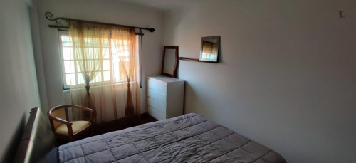 Comfy double bedroom in a 3-bedroom flat