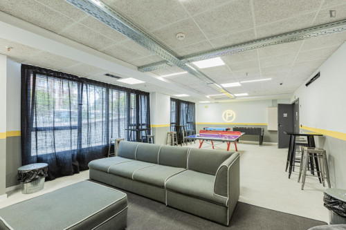 Bed in a twin bedroom with kitchen near Doctor Morales Park