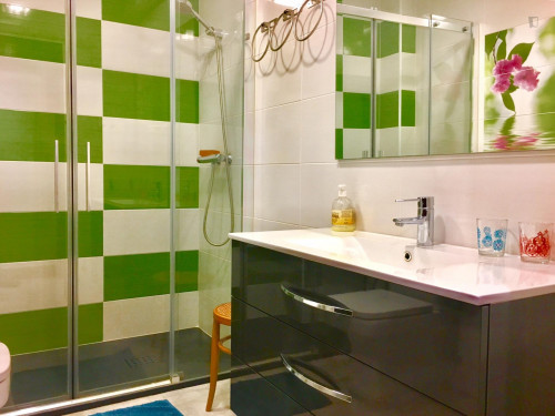 Charming double bedroom in a 7-bedroom apartment near Latorre General Plaza  - Gallery -  5