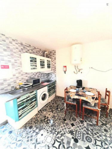 Enjoyable 1-bedroom flat within walking distance of the beaches - Gallery - 8