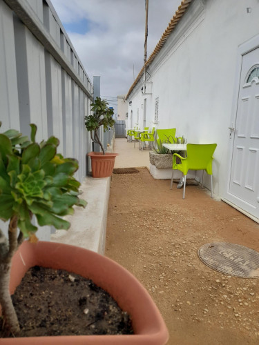 Enjoyable 1-bedroom flat within walking distance of the beaches - Gallery - 16