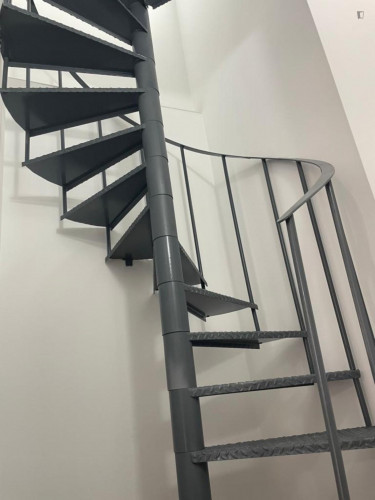 Pleasant single bedroom not too far from Moscavide metro station