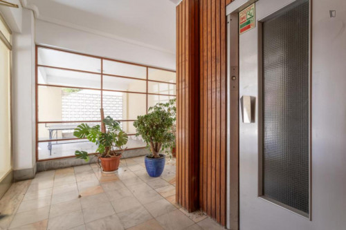 Shining 1 Bedroom apartment close to Praia do Tamariz