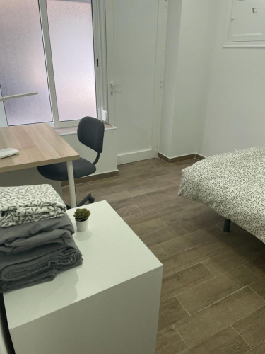 Cool single bedroom close to Moscavide train station
