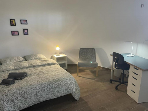 Lovely double ensuite bedroom in Moscavide