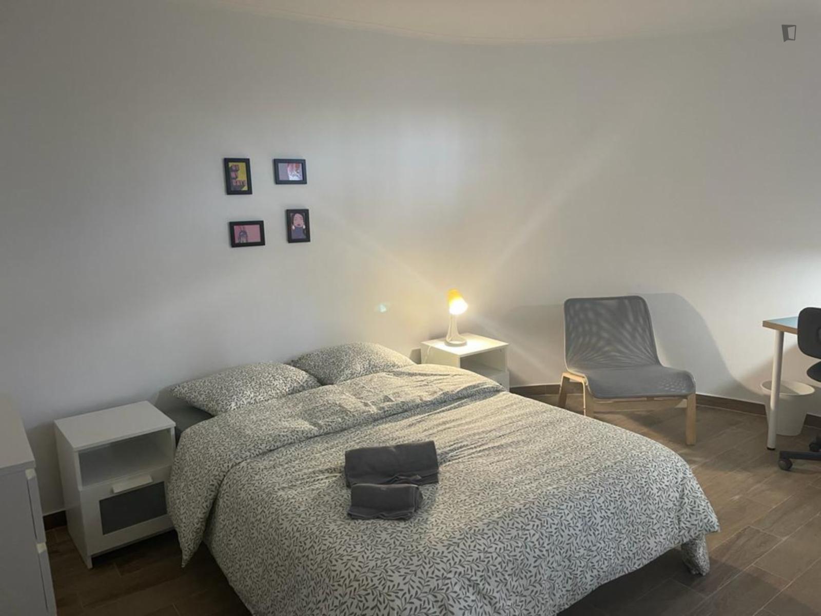 Lovely Double Ensuite Bedroom In Moscavide - Lovely double ensuite bedroom in Moscavide - Gallery - 1