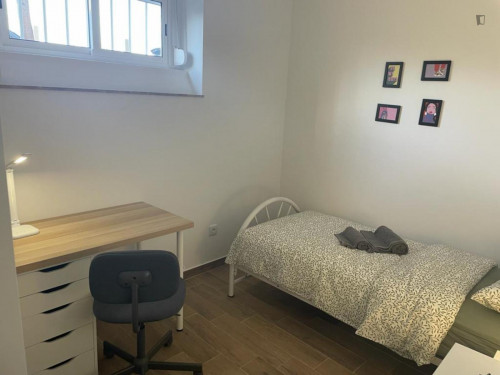 Great single bedroom in Moscavide