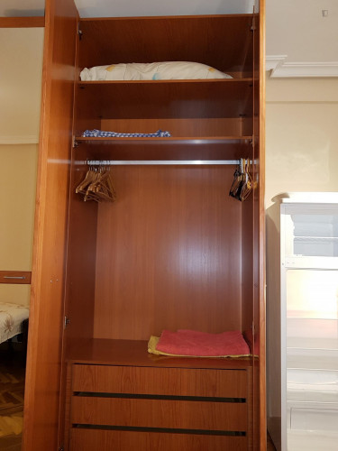 Very cool double bedroom in Barrio del Oeste - Gallery - 27