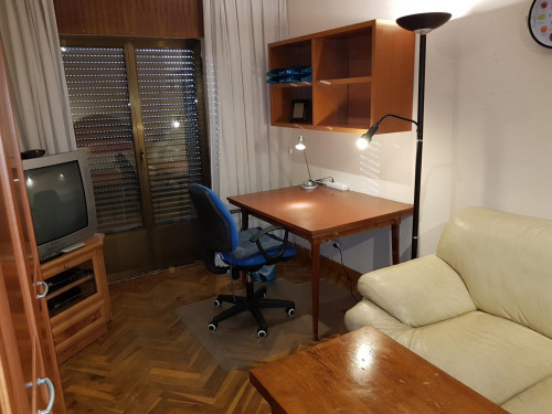 Very cool double bedroom in Barrio del Oeste - Gallery - 31