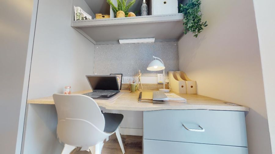 Silver Studio Plus - 2