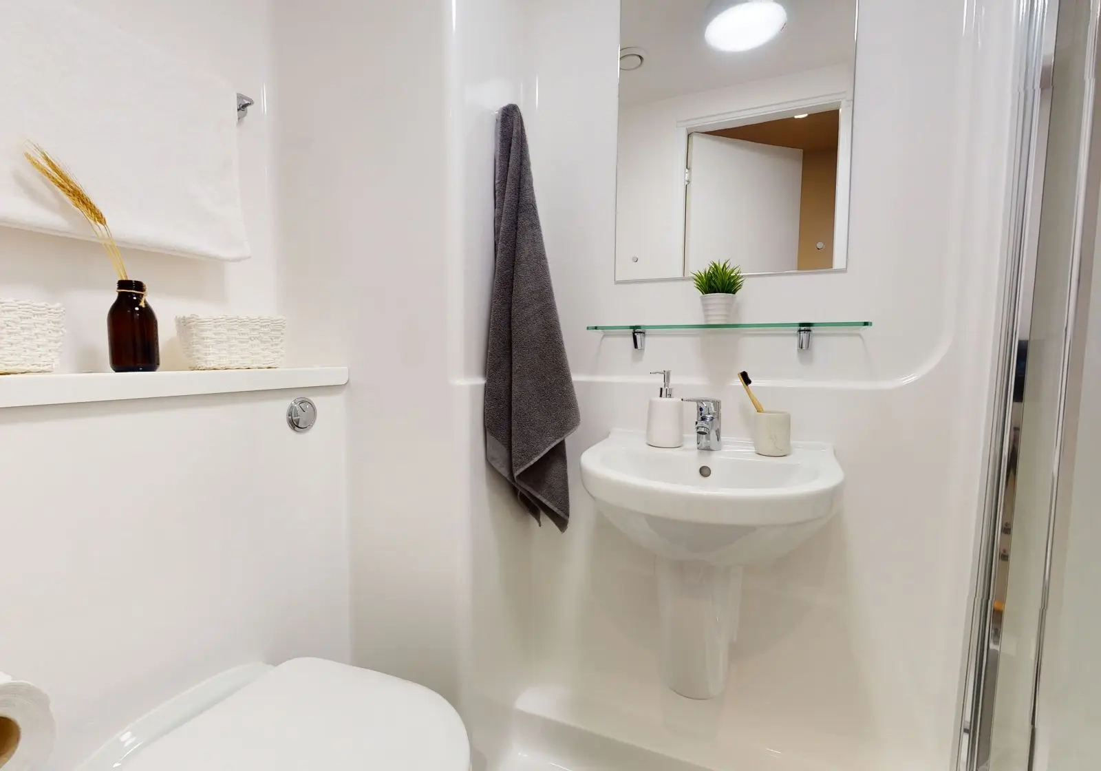  Diamond En-Suite  -  iQ Weaver Place  - Gallery -  4