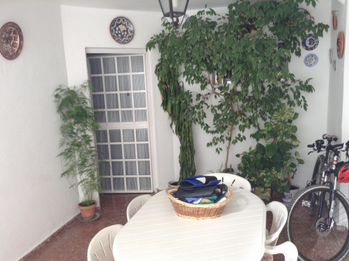 Casa soleada en calle tranquila junto al Palacio de Congresos FIBES