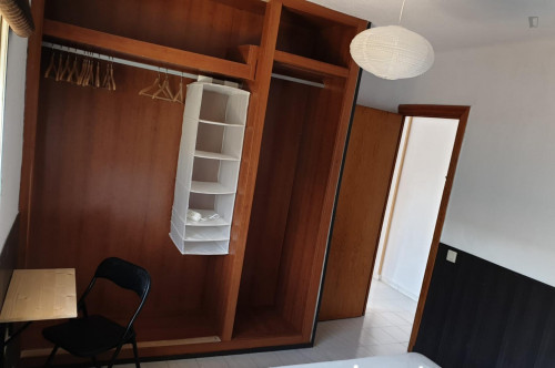 Double bedroom in a 3-bedroom apartment near Parque El Tossal