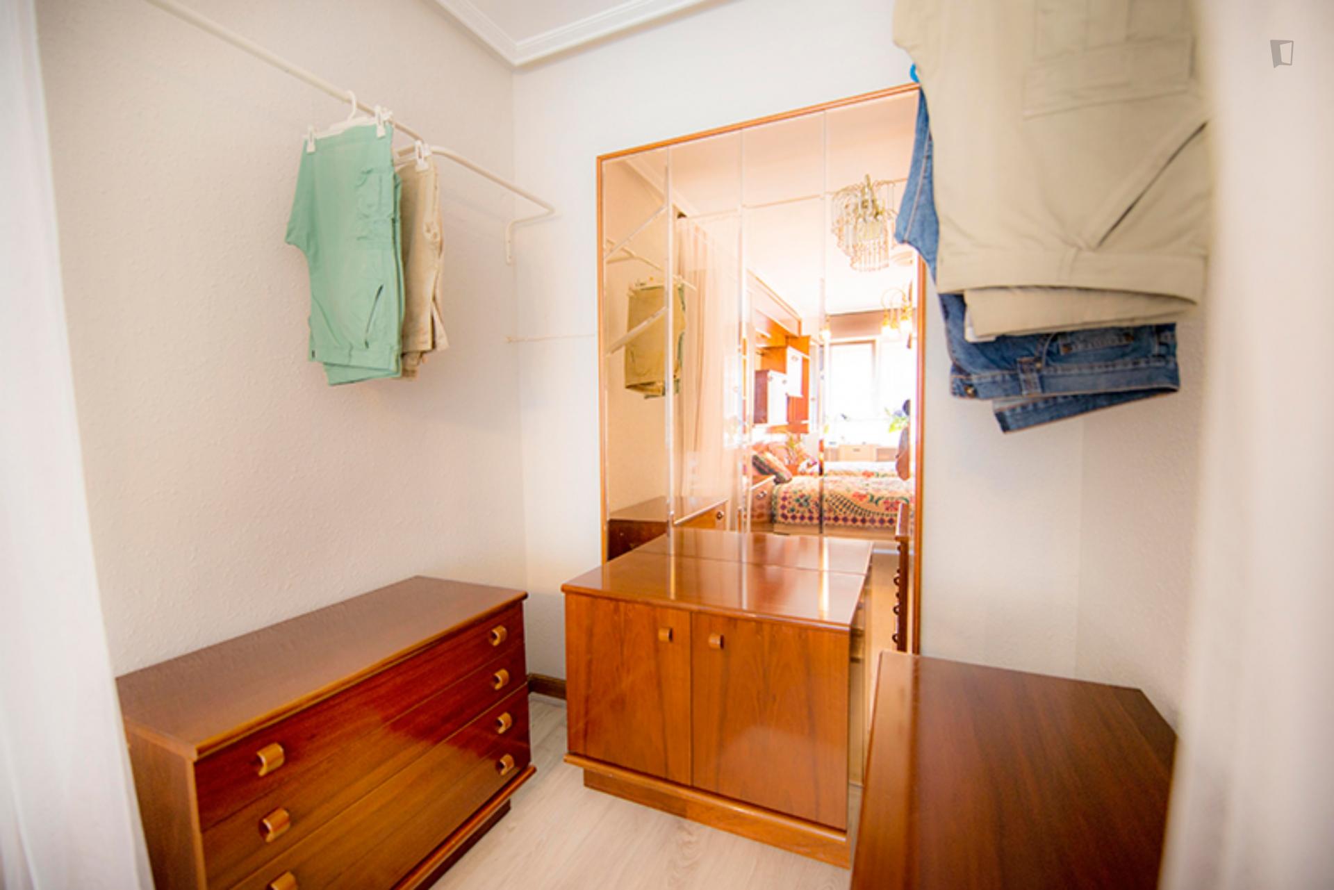 Double bedroom in 3-bedroom apartment