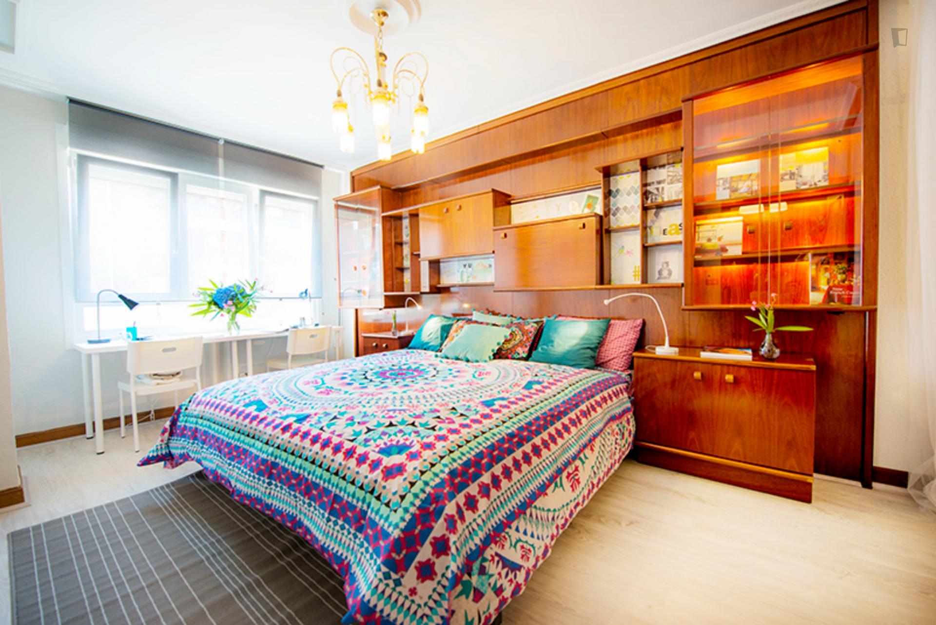 Double bedroom in 3-bedroom apartment