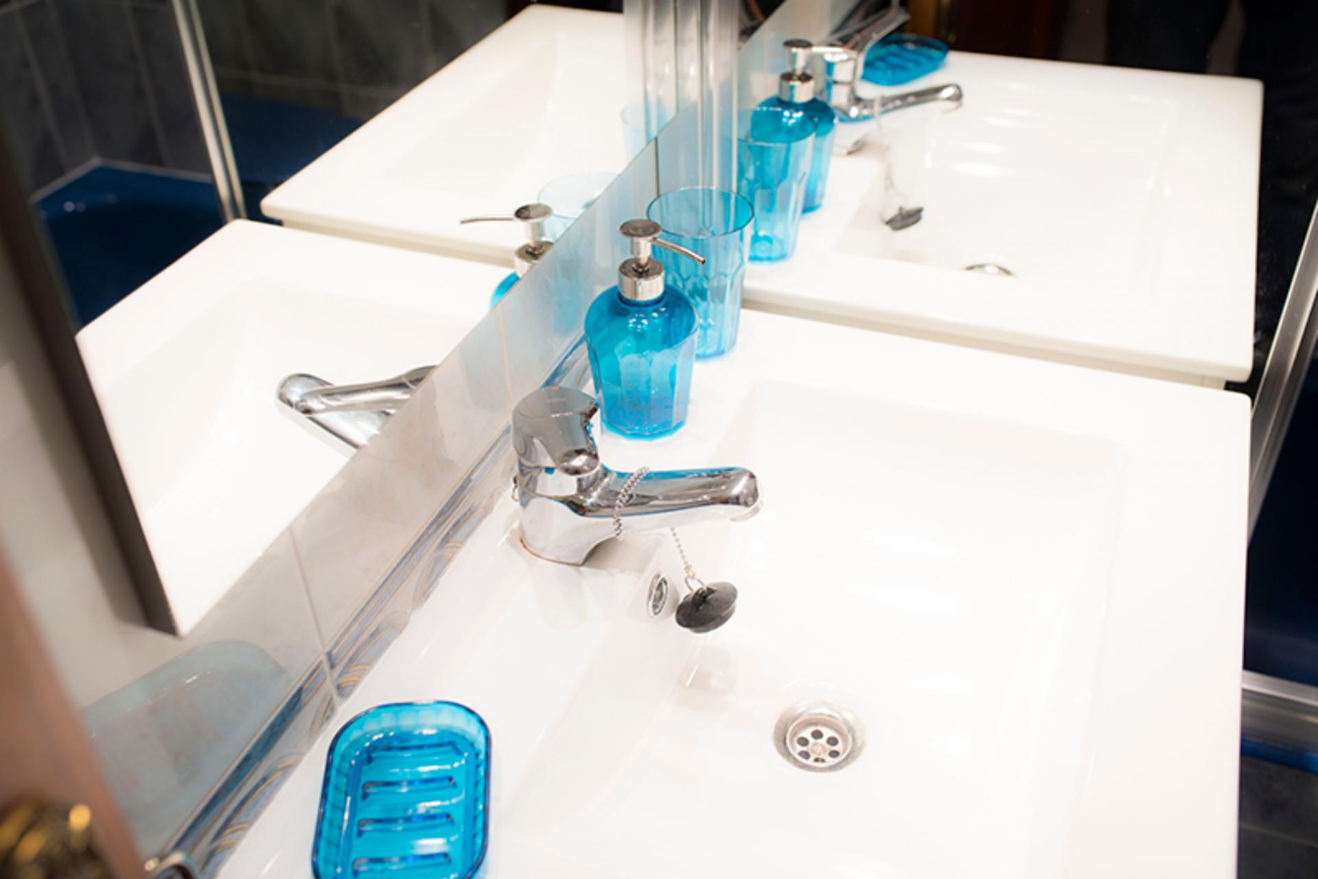 Double bedroom in 3-bedroom apartment