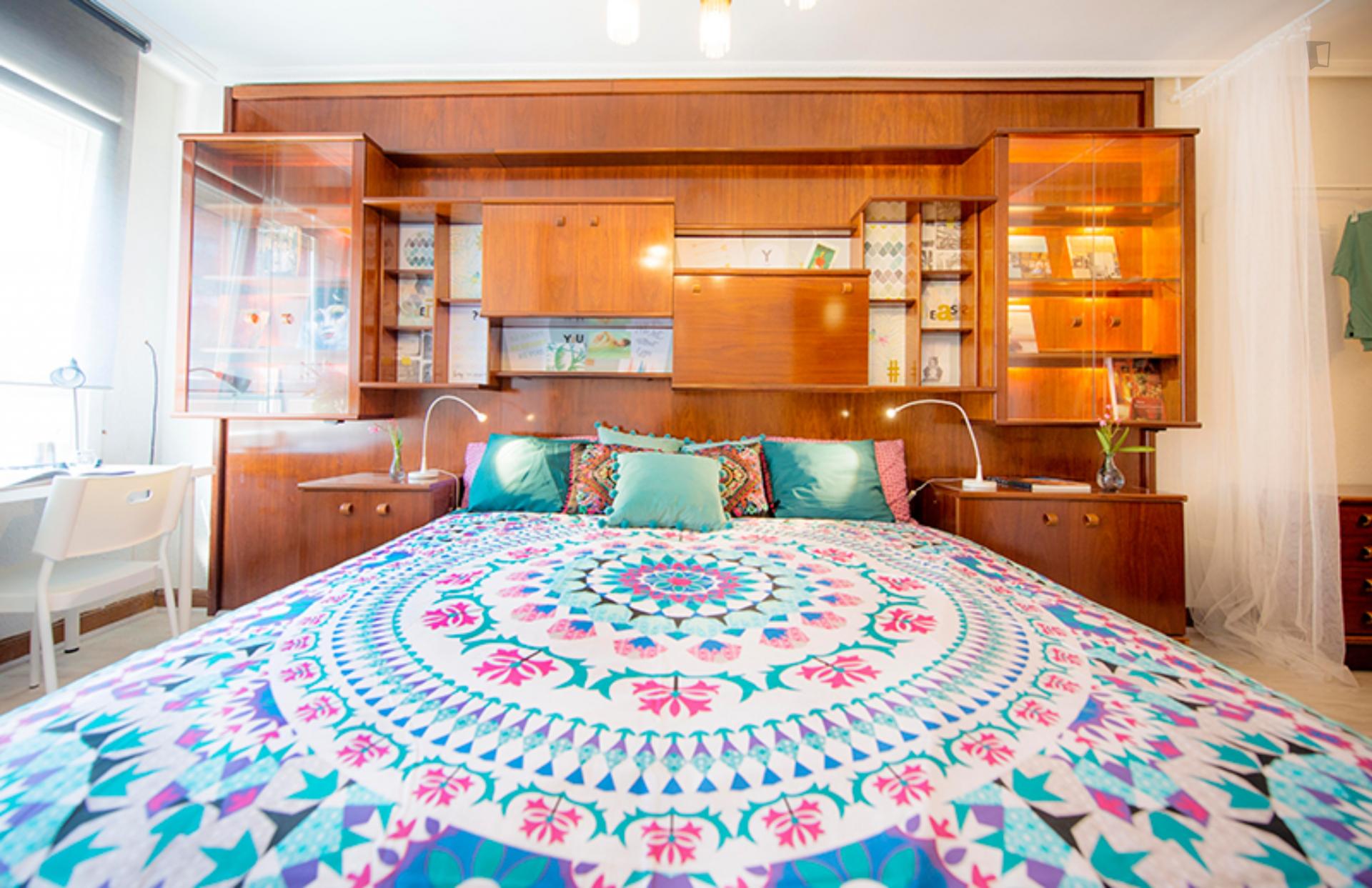 Double bedroom in 3-bedroom apartment