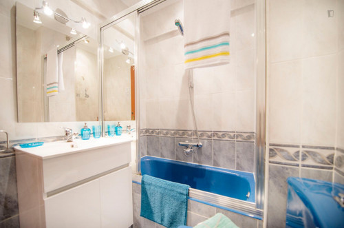 Double bedroom in 3-bedroom apartment  - Gallery -  5