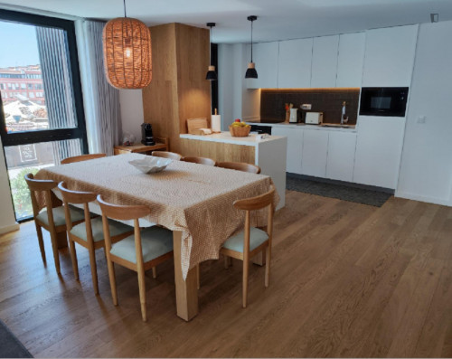 Modern 3 Bedroom Apartment close to Praia Velha