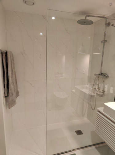 Modern 3 Bedroom Apartment close to Praia Velha - Gallery - 9
