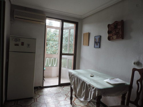 Comfy double bedroom near Parque Amate - 1 de Mayo