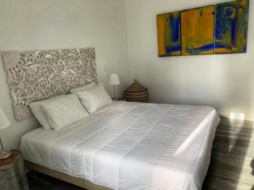 Colourful Two Bedroom Apartment  - Gallery - 5