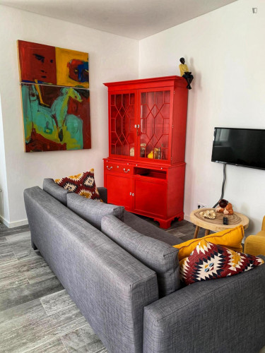 Colourful Two Bedroom Apartment  - Gallery - 11