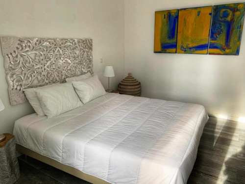 Colourful Two Bedroom Apartment  - Gallery - 4