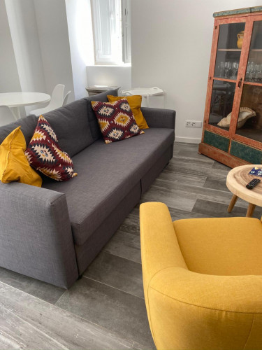 Colourful Two Bedroom Apartment  - Gallery - 13