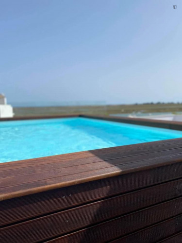 Vibrant Two Bedroom Apartment close to Praia do Barril