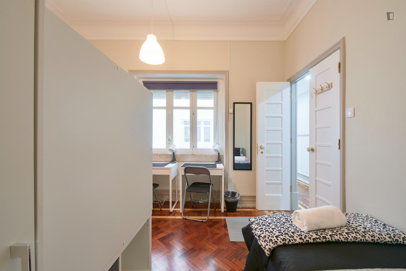  Bed In Twin Bedroom In Saldanha Neighbourhood  -  Bed in twin bedroom in Saldanha neighbourhood  - Gallery -  1