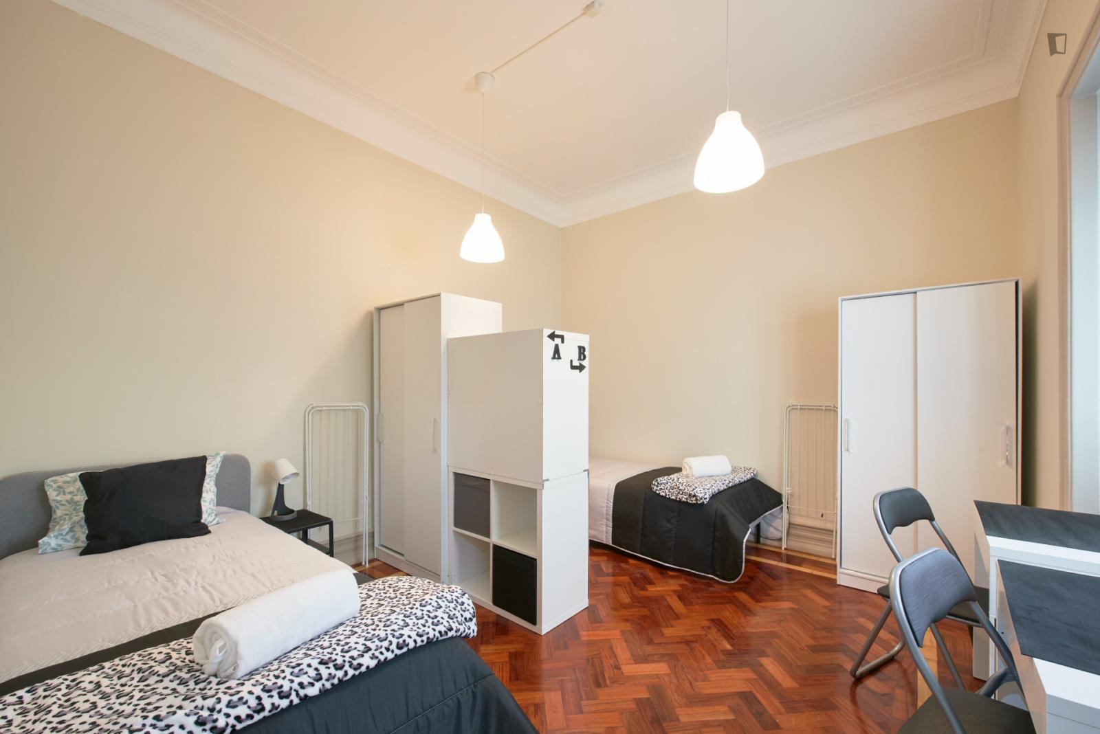  Bed In Twin Bedroom Near Saldanha Metro Station  -  Bed in twin bedroom near Saldanha metro station  - Gallery -  1