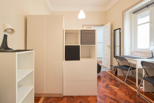 Bed in twin bedroom next to the Atrium Saldanha - Gallery - 9