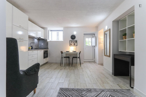 Tasteful studio in proximity to Palácio Nacional da Ajuda - Gallery - 7