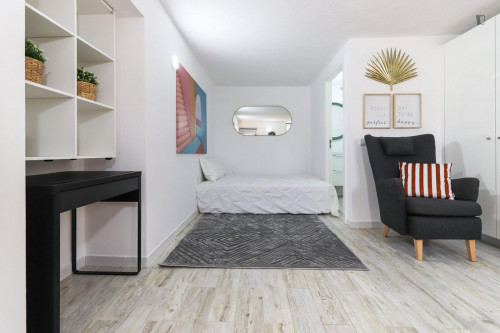 Tasteful studio in proximity to Palácio Nacional da Ajuda - Gallery - 16