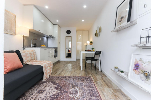 Charming studio in Ajuda - Gallery - 10