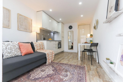 Charming studio in Ajuda - Gallery - 9