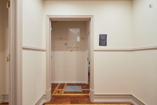 Humble single bedroom very close to Saldanha metro station