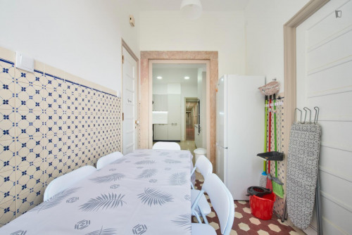 Humble single bedroom very close to Saldanha metro station - Gallery - 44