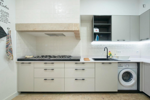 Humble single bedroom very close to Saldanha metro station - Gallery - 37