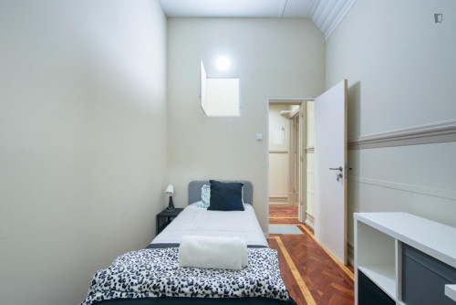 Humble single bedroom very close to Saldanha metro station - Gallery - 30